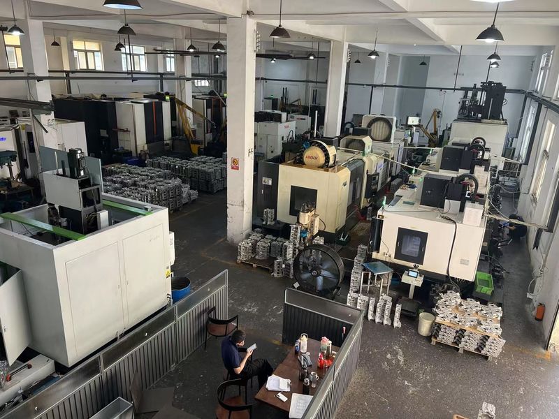 Yimi (Guangzhou) Automotive Parts Co, Ltd lini produksi pabrikan