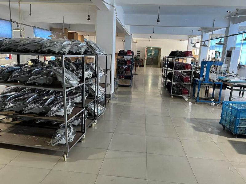 Yimi (Guangzhou) Automotive Parts Co, Ltd lini produksi pabrikan